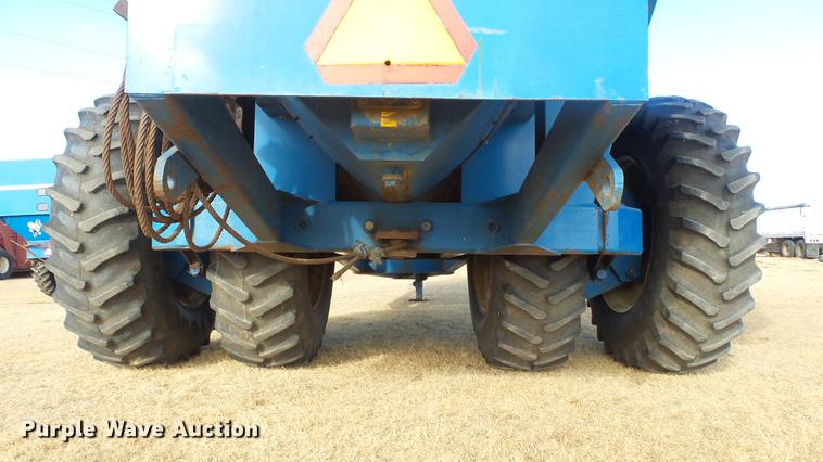 image for item DC2378 Kinze AW1040 row crop grain cart