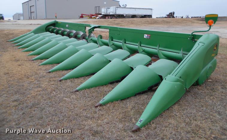 image for item DC2386 2011 John Deere 612C corn head