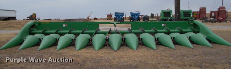 image for item DC2386 2011 John Deere 612C corn head
