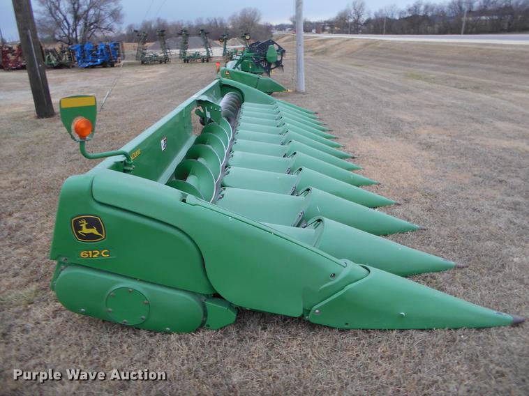 image for item DC2386 2011 John Deere 612C corn head