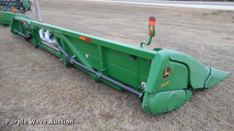 image for item DC2386 2011 John Deere 612C corn head