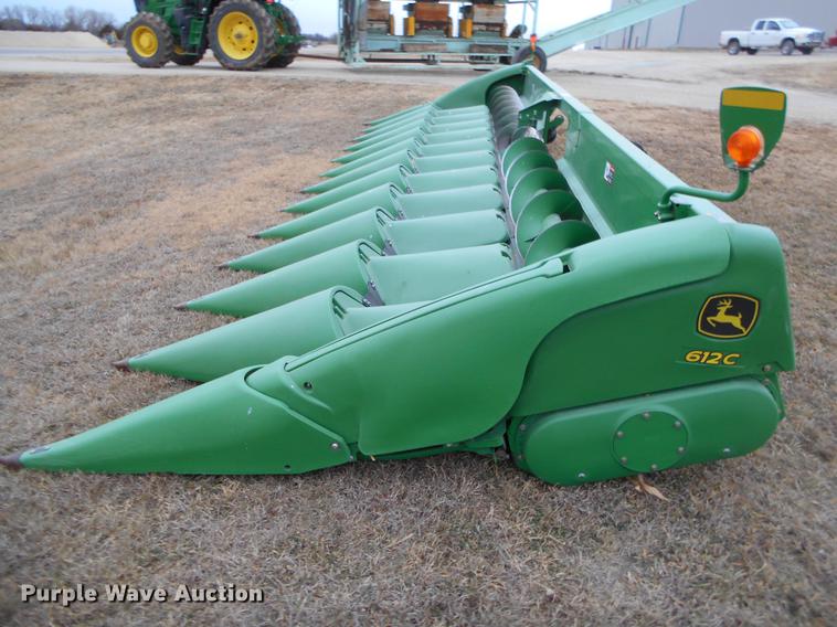 image for item DC2386 2011 John Deere 612C corn head