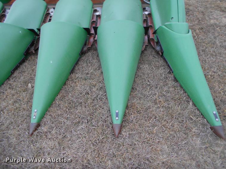 image for item DC2386 2011 John Deere 612C corn head