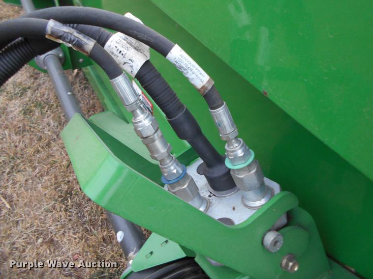 image for item DC2386 2011 John Deere 612C corn head