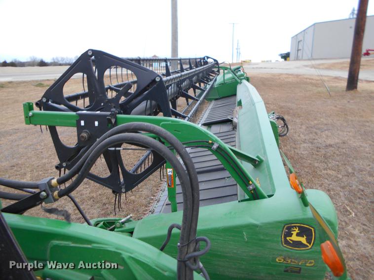 image for item DC2387 2013 John Deere 635FD flex draper head