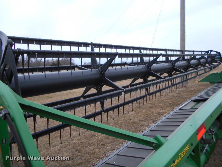 image for item DC2387 2013 John Deere 635FD flex draper head