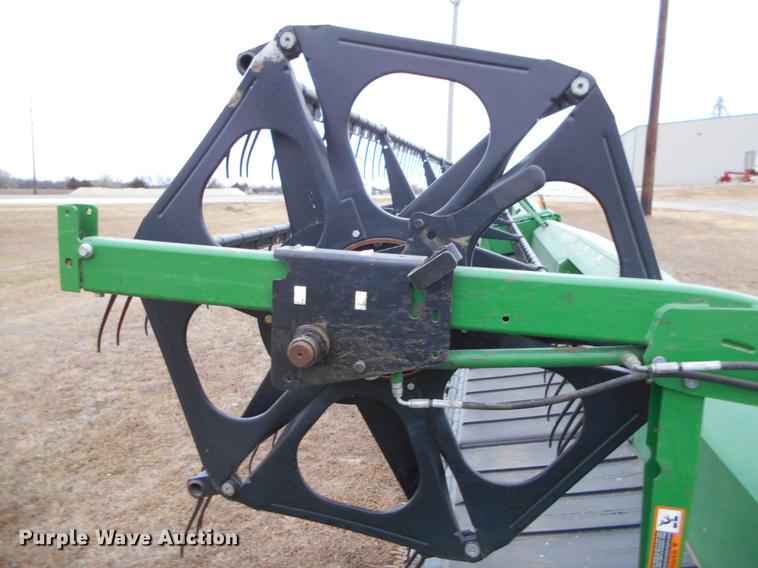 image for item DC2388 2013 John Deere 635FD flex draper head