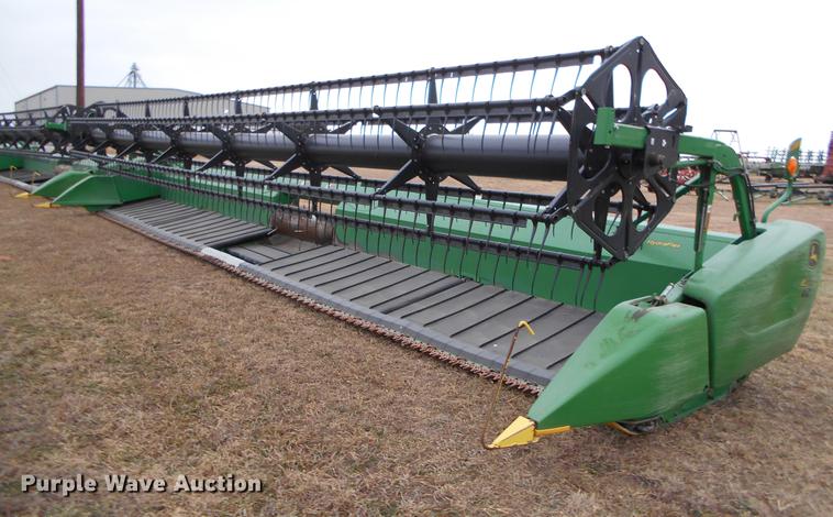 image for item DC2389 2013 John Deere 635FD flex draper head