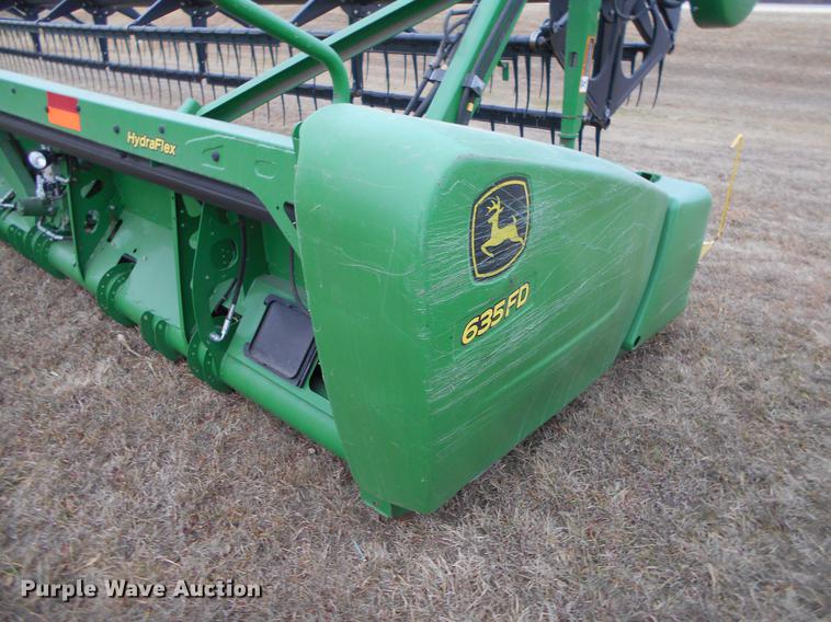 image for item DC2389 2013 John Deere 635FD flex draper head