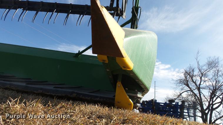 image for item DC2389 2013 John Deere 635FD flex draper head