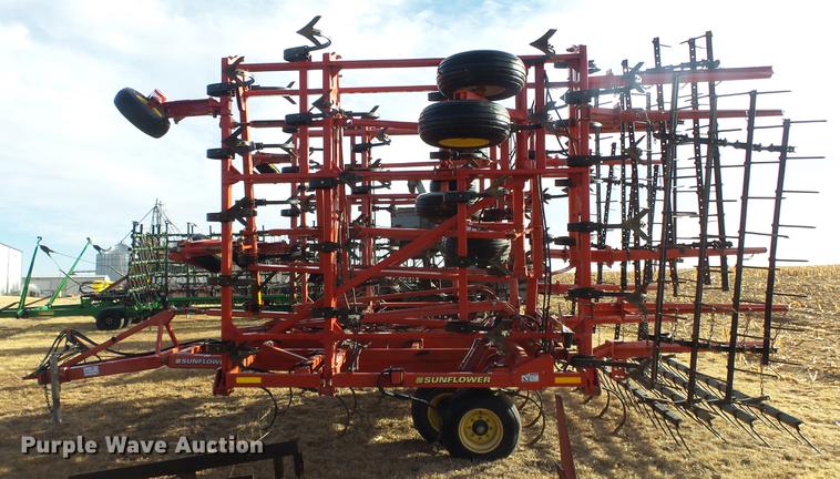 image for item DC2403 2006 Sunflower 5055-50 field cultivator