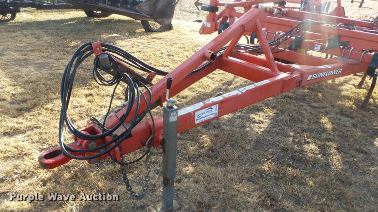 image for item DC2403 2006 Sunflower 5055-50 field cultivator