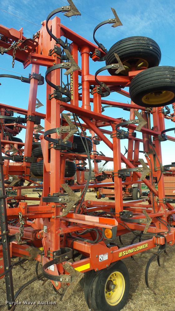 image for item DC2403 2006 Sunflower 5055-50 field cultivator