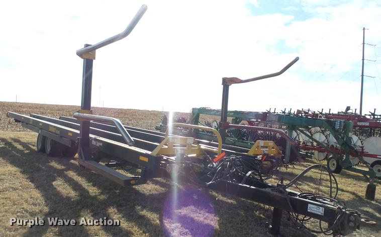 image for item DC2408 2008 Buhler BM2500 bale carrier