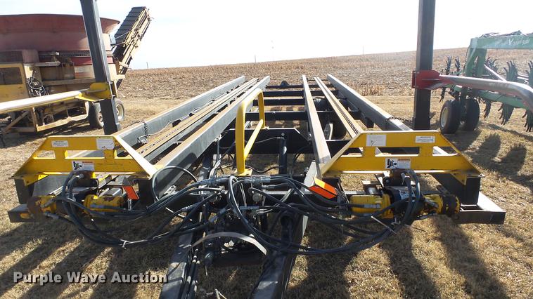 image for item DC2408 2008 Buhler BM2500 bale carrier