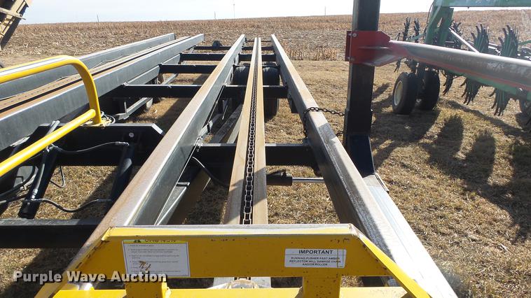 image for item DC2408 2008 Buhler BM2500 bale carrier