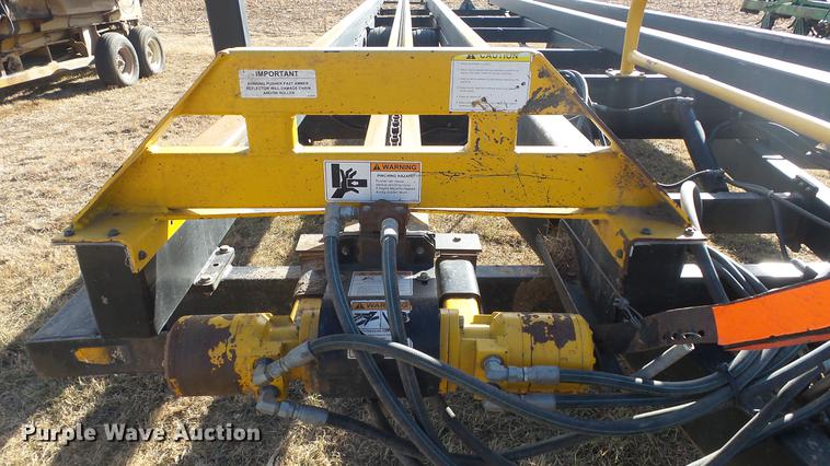 image for item DC2408 2008 Buhler BM2500 bale carrier