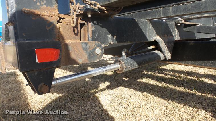 image for item DC2408 2008 Buhler BM2500 bale carrier