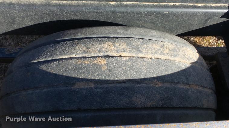 image for item DC2408 2008 Buhler BM2500 bale carrier