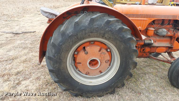 image for item DC2410 Case D tractor