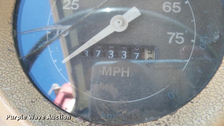 image for item DC2422 1982 Ford LNT8000 grain truck