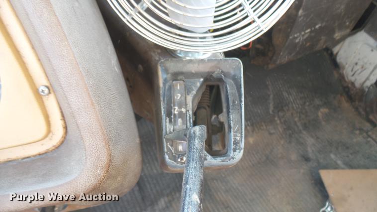 image for item DC2422 1982 Ford LNT8000 grain truck