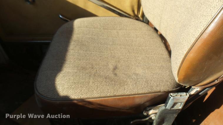 image for item DC2422 1982 Ford LNT8000 grain truck