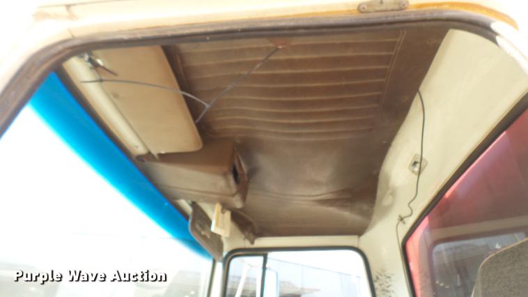 image for item DC2422 1982 Ford LNT8000 grain truck