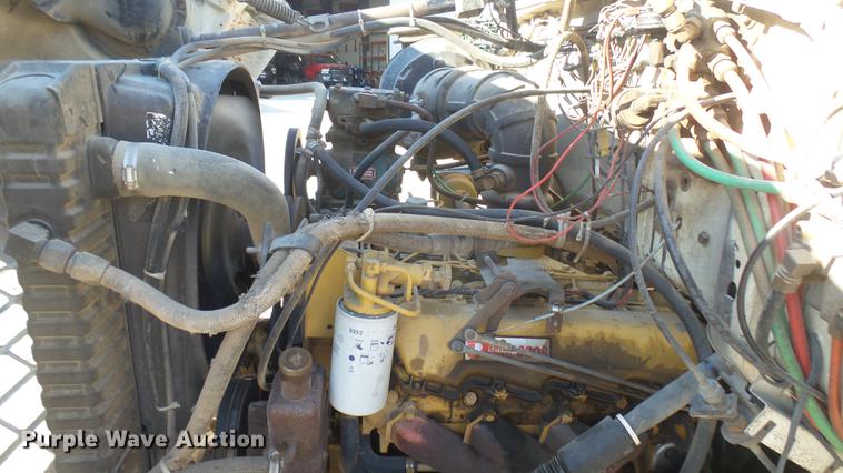 image for item DC2422 1982 Ford LNT8000 grain truck