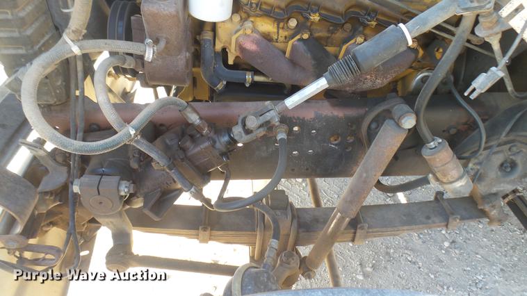 image for item DC2422 1982 Ford LNT8000 grain truck