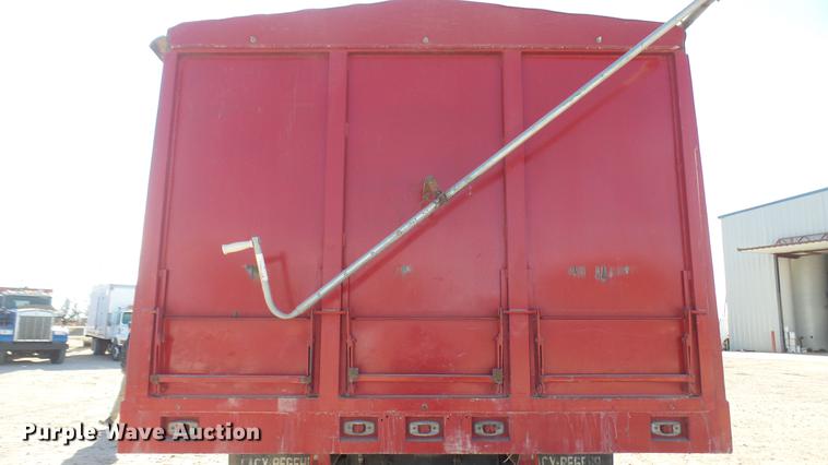 image for item DC2422 1982 Ford LNT8000 grain truck