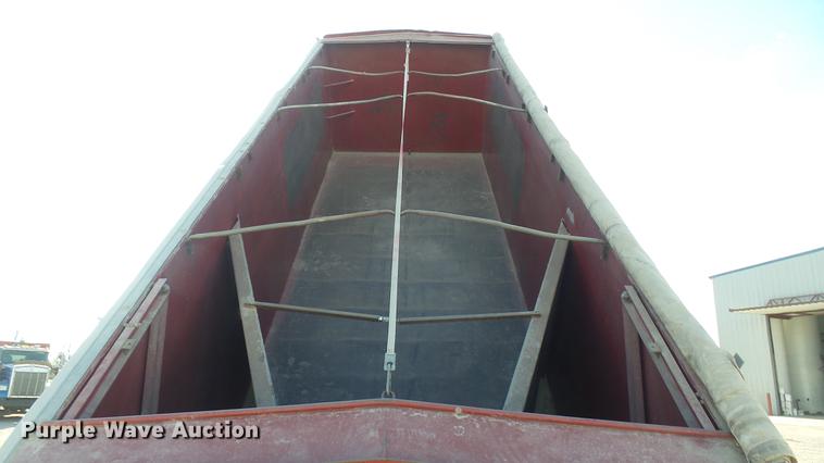 image for item DC2422 1982 Ford LNT8000 grain truck