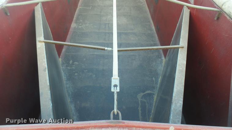 image for item DC2422 1982 Ford LNT8000 grain truck