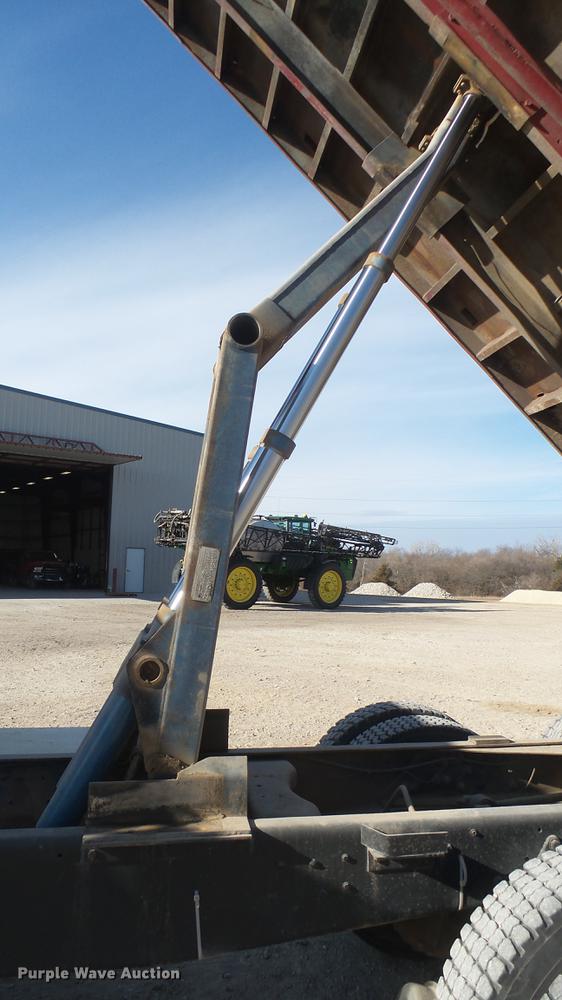 image for item DC2422 1982 Ford LNT8000 grain truck