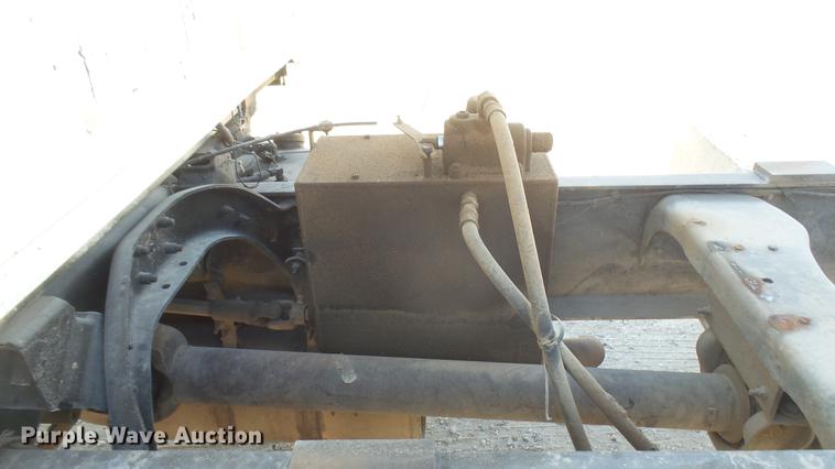 image for item DC2422 1982 Ford LNT8000 grain truck