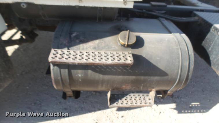 image for item DC2422 1982 Ford LNT8000 grain truck