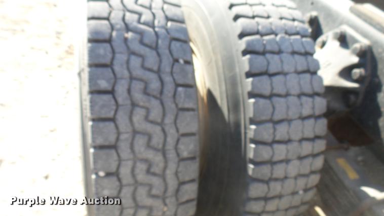 image for item DC2422 1982 Ford LNT8000 grain truck