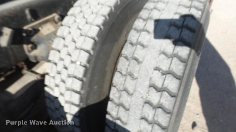 image for item DC2422 1982 Ford LNT8000 grain truck