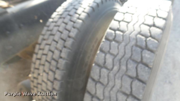 image for item DC2422 1982 Ford LNT8000 grain truck