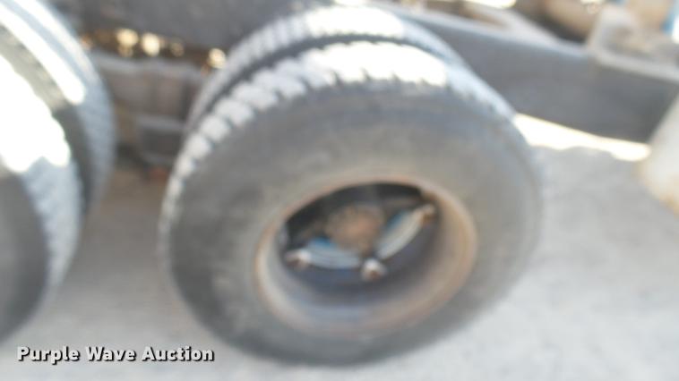 image for item DC2422 1982 Ford LNT8000 grain truck