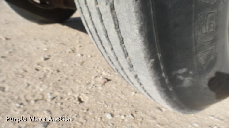 image for item DC2422 1982 Ford LNT8000 grain truck