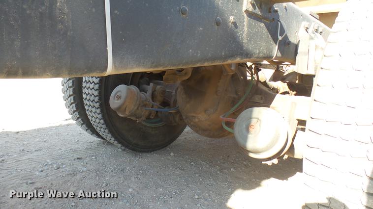 image for item DC2422 1982 Ford LNT8000 grain truck