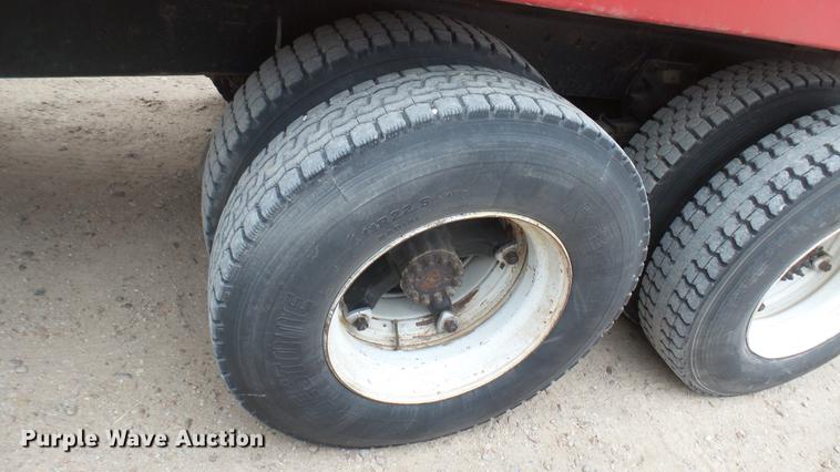 image for item DC2422 1982 Ford LNT8000 grain truck