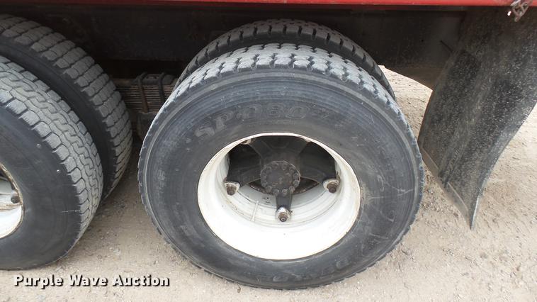 image for item DC2422 1982 Ford LNT8000 grain truck