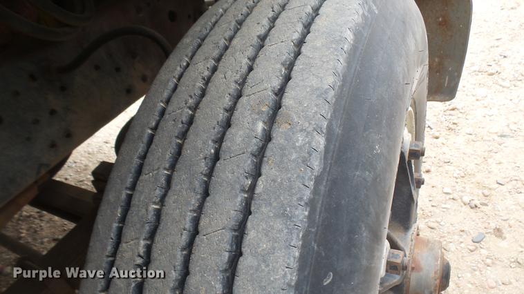 image for item DC2422 1982 Ford LNT8000 grain truck