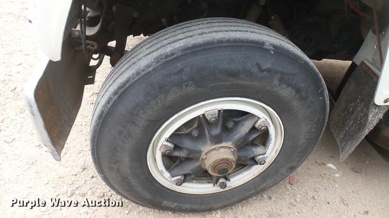 image for item DC2422 1982 Ford LNT8000 grain truck