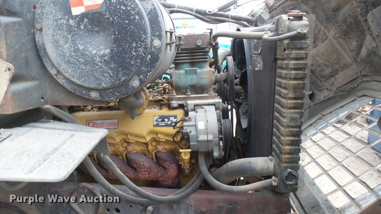 image for item DC2422 1982 Ford LNT8000 grain truck