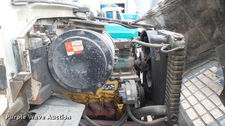 image for item DC2422 1982 Ford LNT8000 grain truck