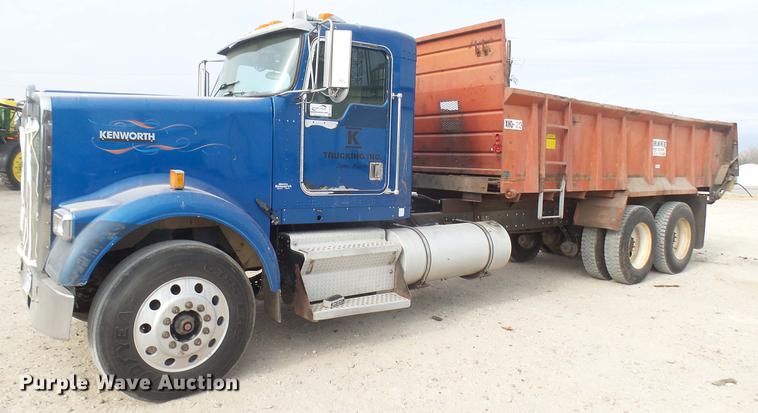 image for item DC2423 2000 Kenworth W900 manure spreader truck