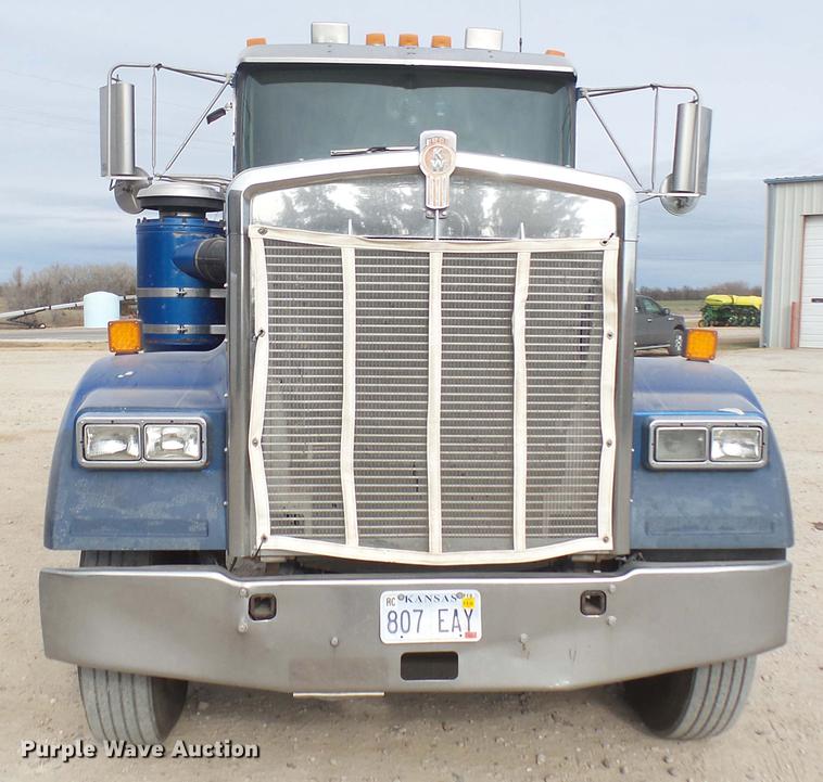 image for item DC2423 2000 Kenworth W900 manure spreader truck